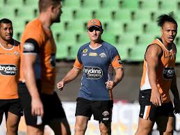 City origin <74 için oynadı>ve new south wales state of origin serisinde. Nathan Cleary Faces Ivan Cleary In Nrl Penrith V Wests Tigers Clash For First Time Fox Sports