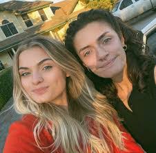 Alyssa Reagan's Instagram, Twitter & Facebook