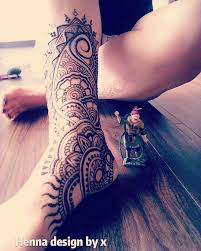 印度手繪 長腿 市集 鐵花慢市集 hennadesignbyx mehndiart mehndidesign hennahanddesign henname weekendmarket hennafeet me henna hand tattoo hand henna hand tattoos