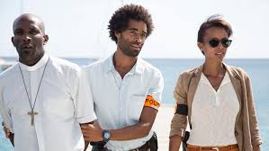 Un duo détonnant en tête d'affiche, des décors somptueux, un message fort pour cela, france 2 a misé sur sonia rolland et béatrice de la boulaye. Sonia Rolland Est La Star De La Nouvelle Serie De France 2 Un Amicalement Votre Au Feminin Intitule Tropiques Criminels Cnews