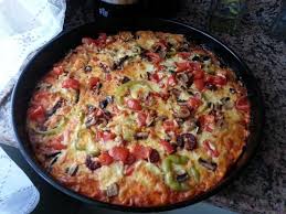 tavada kolay pizza tarifi nefis yemek tarifleri yemek tarifleri yemek pizza