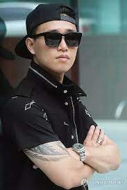 Yonhap News Interview Mens Sunglasses Sunglasses Square Sunglass