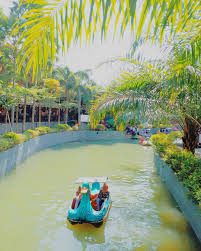 Selain pantai, jember juga memiliki air terjun, waterpark, hingga kawasan puncak untuk. Harga Tiket Masuk Taman Wisata Dira Park Jember September 2021 Wisatakaka