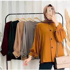 Sementara kiki tampil lebih seksi dalam balutan jumpsuit model halter neck, berpotongan belahan dada super rendah. Harga Atasan Remaja Terbaik Pakaian Wanita Agustus 2021 Shopee Indonesia