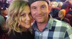 Leslie Kendra and Brian Chamberlin's Wedding Website