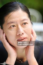 Rendezvous With Wang Anyi. WANG ANYI, romancière chinoise, pose à... News  Photo