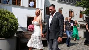 Alex bodi a vorbit, pentru spynews, despre motivul despărţirii de bianca drăguşanu. Bianca DrÄƒguÈ™anu A DivorÈ›at De Alex Bodi B1 Ro