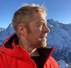 Luther: The Fallen Sun (2023)