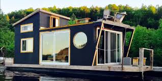 Looking for a romantic getaway with your significant other? 12 Best Houseboat Rentals Cute Houseboats You Can Rent In America