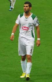 Rakip ceza sahası içinde yaşanan karambole badji. Selim Ay Wikipedia