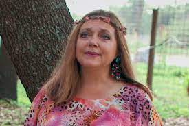 She is an actress and producer, known for untitled carole baskin/thinkfactory media project, tiger king (2020) and entertainment tonight (1981). Carole Baskin Is Making Thousands On Cameo Vanity Fair