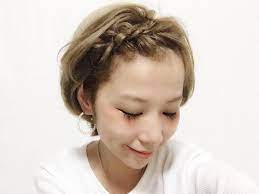ショートヘアアレンジ集 6つのアレンジに分けて一挙ご紹介 folk ショートヘア 前髪アレンジ 簡単ヘアアレンジ 前髪 ショート ヘアアレンジ