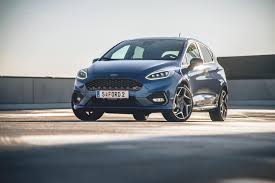 Its forgiving chassis and seamlessly shifting manual transmission allow amateur drivers to flourish. Der Ford Fiesta St Im Test Autofilou