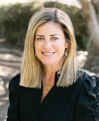 Claudia Levin's Instagram, Twitter & Facebook