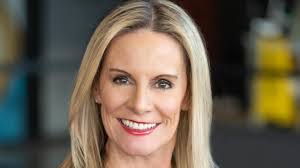 Amanda Lamb's Instagram, Twitter & Facebook