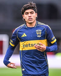 ???????? EXEQUIEL ZEBALLOS acumula 4 participaciones directas en GOLES en sus últimos 3 partidos con Boca: ?? GOL ante Belgrano. ????? ASISTENCIA ante Barracas Central. ????? ASISTENCIA ante Barracas Central. ?? GOL