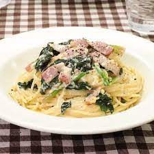 ワンパンで手軽に ほうれん草ときのこのクリームスープパスタのレシピ動画 作り方 delish kitchen レシピ 料理 レシピ レシピ 料理