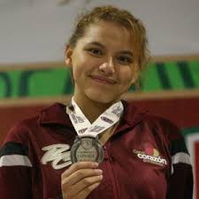 Se lleva Evelyn Orta medalla de plata en lucha femenil