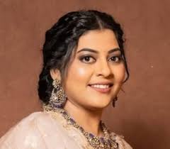 Meenakshi Kandwal Age, Salary, Husband Name, Net Worth, Biography