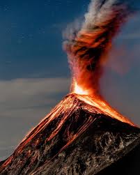 Pangeen Lsleofskye Reine Lofoten Norway Volcano Pictures Erupting Volcano Natural Phenomena