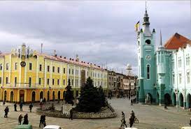 Мукачево +15 ужгород +15 берегово +15 чоп +15 іршава +15 міжгір'я +17 виноградово +15. Mukachevo Progulka Po Gorodu Terrakotovyh Krysh Blog O Turah Po Ukraine