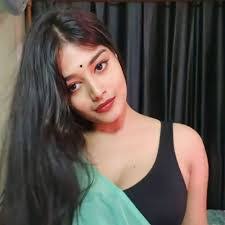 Priya Roy's Instagram, Twitter & Facebook