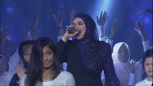 Anugerah meletop era (ame) merupakan anugerah sulung anjuran rancangan hiburan meletop dan radio era fm. Anugerah Meletop Era 2016 Dato Siti Nurhaliza Inspirasi Youtube