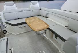 Sea ray maximizes the interior accommodations, thus negating much in 40 boat digest • october 2007 the way of side decks. Sea Ray Sdx 290