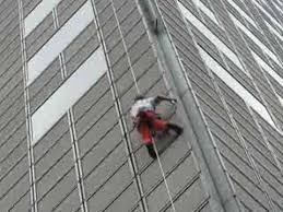 Изучайте релизы alain robert на discogs. Alain Robert Scaling Suntec Tower 1 Singapore Youtube