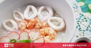 Bila cairannya kurang, tambahkan air panas secukupnya. Nikmatnya Makan Bubur Seafood Di Pagi Hari Coba Buat Di Rumah Yuk Indozone Id