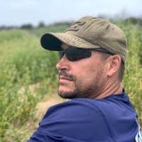 1600+ "Chris" profiles