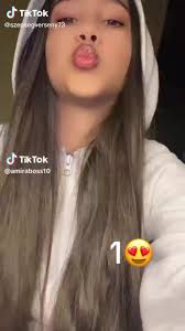 Відео користувача Tisztelt 😎 (@bertlaktas) з композицією «Вона