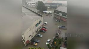 Sholat lima waktu menghapus dosa. Banjir Kilat Di Kelana Jaya Dan Seapark