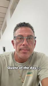 Reat in peace to the most popular Philly Dog ever, Chooch, of  @eddienchooch215 🙏🐶❤️