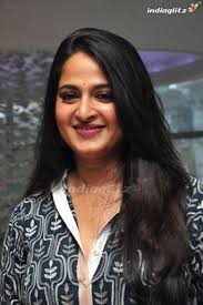 Cute and lovely Anushka Shetty was just 21 years old. #photooftheday  #photography #bhabhi #actresses Welcome friends