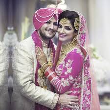 Pin By Jane Dasrath On Hindoestaanse Bruiloft Indian Wedding Photography Couples Indian Wedding Photography Indian Wedding Couple