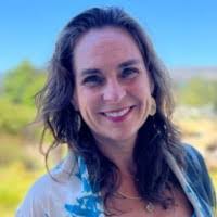 Vickie Hale's Instagram, Twitter & Facebook