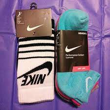 4 Nwt Set Nike Socks Nike Socks Socks Packaging Nike Accessories