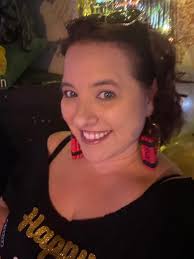 I feel slightly/kinda bad that i didn't celebrate neither my birthday or  Halloween with my villagers this year 😐🫤😶 pls tell me im not the only  one!😩😅