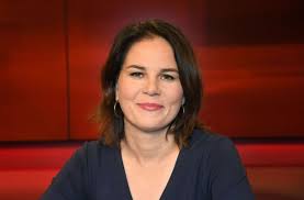 Annalena Baerbock Im Interview Bei Prosieben Ich Brauchte Geld Fur Einen Urlaub Ohne Eltern Politik Stuttgarter Nachrichten