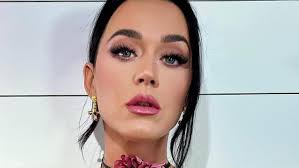 The Wiggles Lachy Gillespie announces engagement to Dana Stephensen