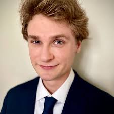 Professional Agents at Venture