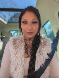 I'm really struggling to find nice furniture for my living room. How do  people find the nice things? Does having HHP help?