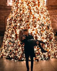 Love Couple Light Tree Winter Kiss Relationship Christmas Holiday Goals Https Weheartit Com Christmas Couple Pictures Cute Couple Pictures Couples