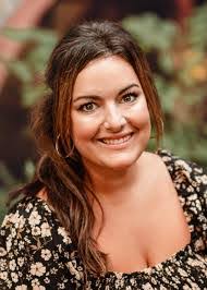 Julie Crist's Instagram, Twitter & Facebook