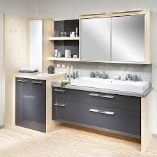 Badezimmer werden daher einerseits immer funktioneller, andererseits immer wohnlicher und individueller! Waschmaschinenverbau P Max Massmobel Tischlerqualitat Aus Osterreich Badezimmer Badgestaltung Haus Design