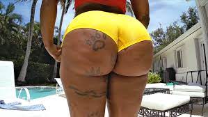 Diamond Monroe gets her giant monster ass worshipped - Porn Movies - 3Movs