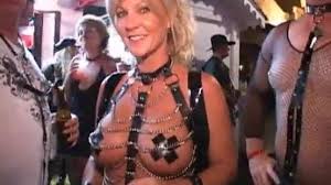Hot girls showing skin in older video from mardi gras style festivals. Mardi Gras Sex Porn Mp4 Teensnow