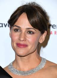 How i style my curtain bangs and layered haircut my favorite products to keep the col. Jennifer Garner Just Got Curtain Bangs See Her New Haircut Allure
