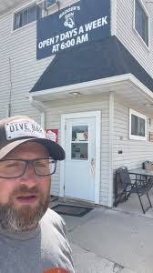 Lynda Neuber's Instagram, Twitter & Facebook